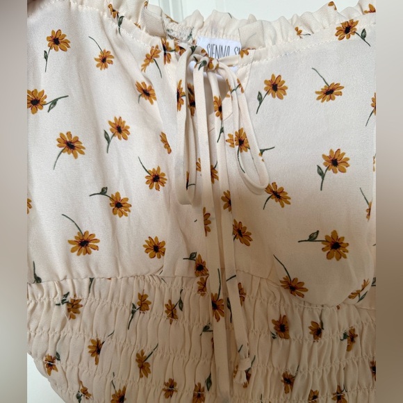 Sienna Sky Floral Daisy Ruffle Cropped Women’s Tank Top Size L - Picture 4 of 4